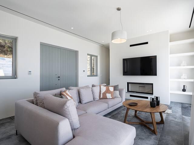 Villa Castellum with hammam and free heated pool gallery image 3