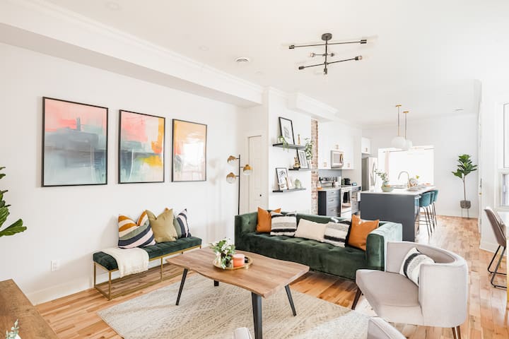 Maison Charlevoix – Luxury 3BR Condo on the Canal