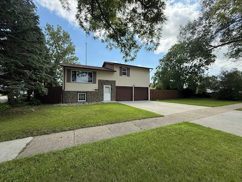 Brookings Beauty: Spacious Stay Steps from SDSU