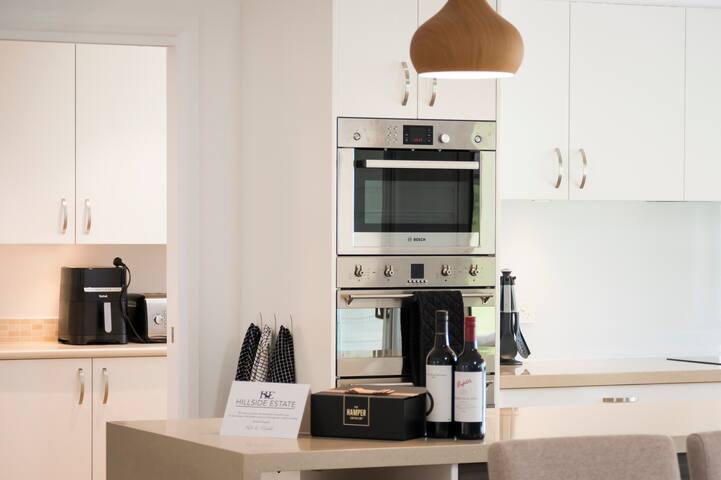 Hillside Estate – Luxury Family Holiday Escape gallery image 5