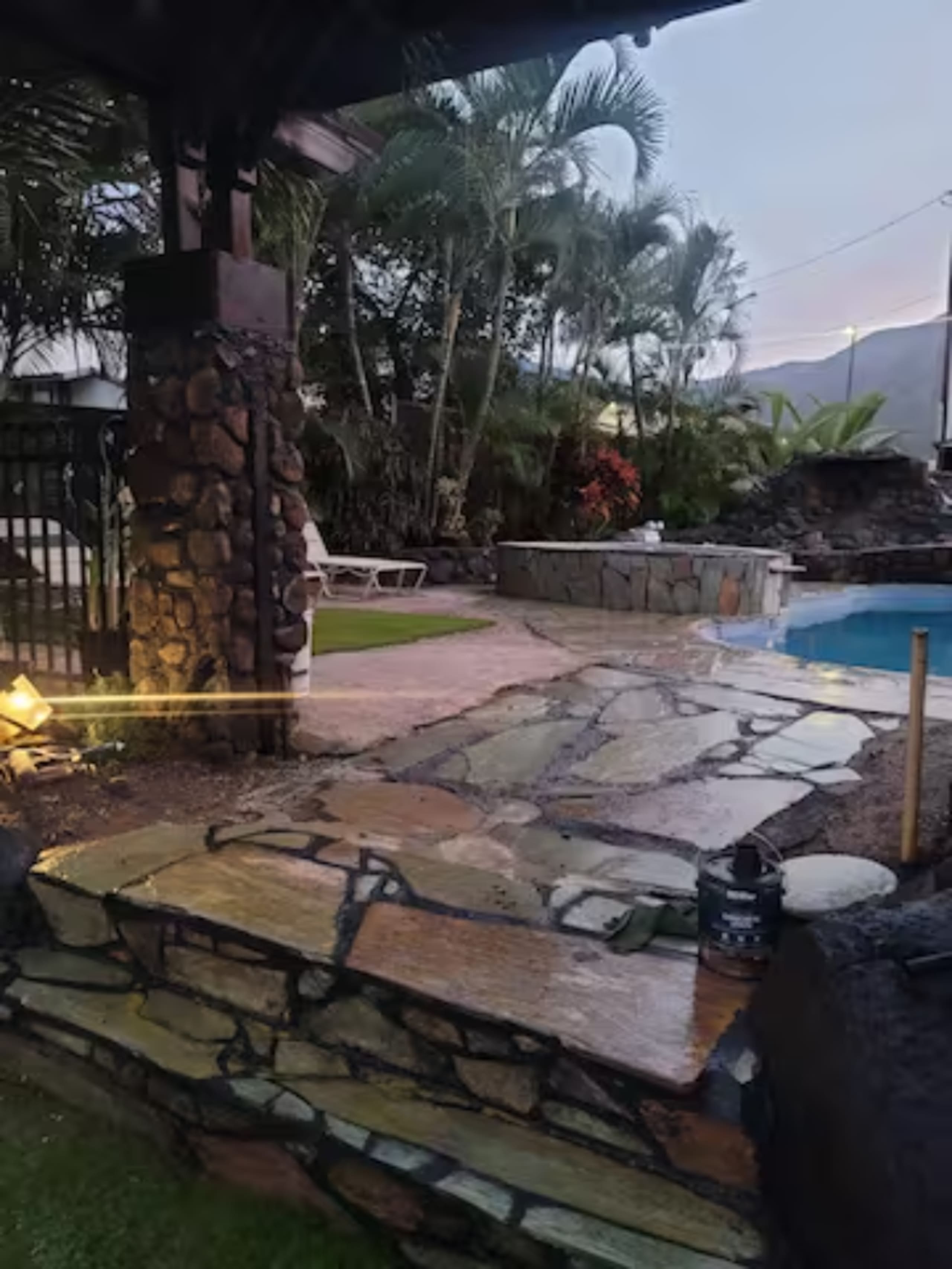 Home in Wailuku · ★4.57 · 1 bedroom · 1 bed · 1 shared bath - Image 11
