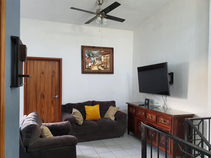 Casa Girasoles, Cerca De La Udc. - Colima
