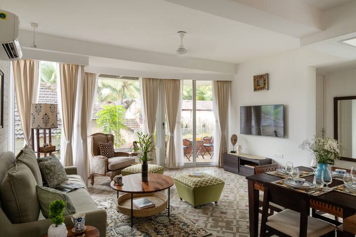 Dining area image 1