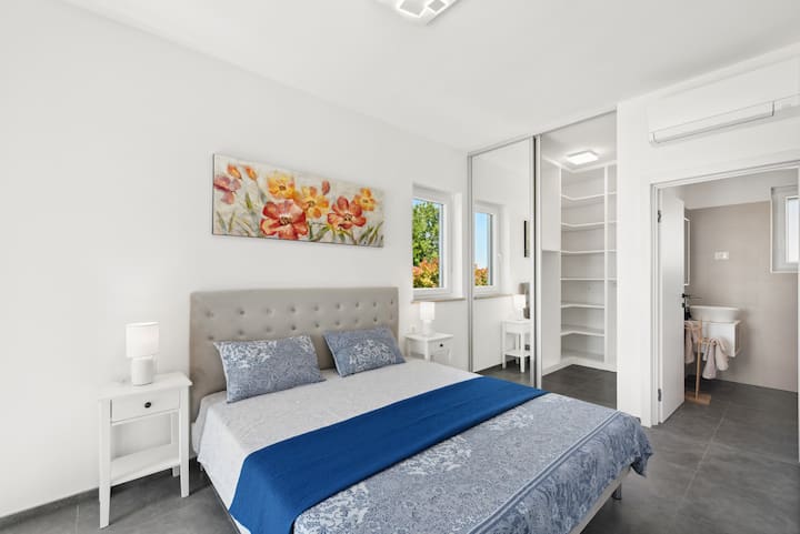 საძინებელი 1