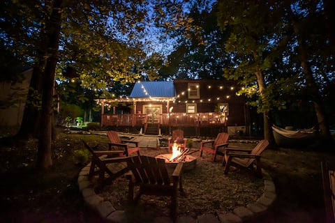 Private Luxury Cabin w/ Hot Tub, Fire Pit & Sauna
