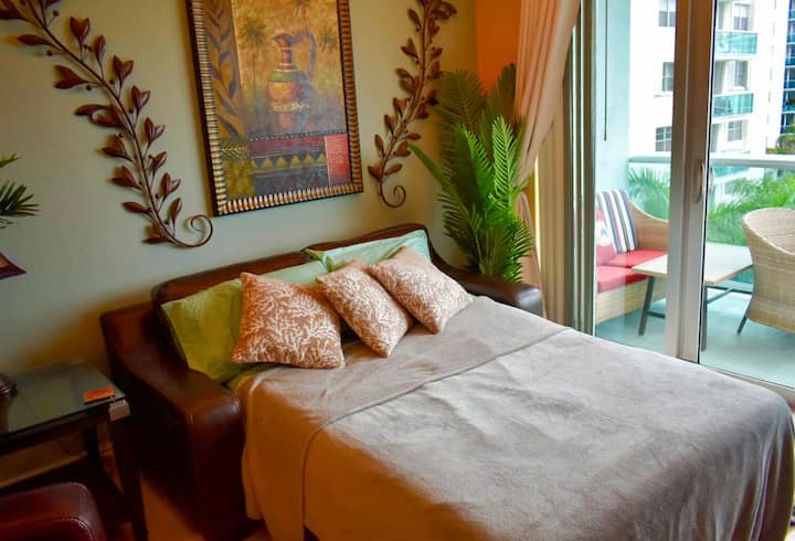 Direct Access To Beach And Heated Pool | The Tides - Aventura, FL