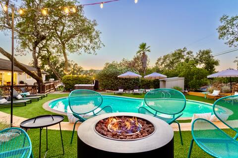 Luxury 12-Sleeper: Pool, HotTub, Near Sonoma Plaza