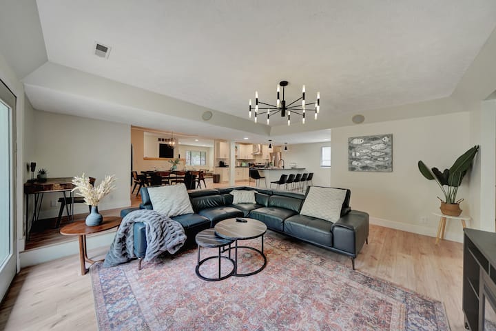 Luxury 4bed 2bath Home Minutes From Downtown & Unl - Lincoln, NE