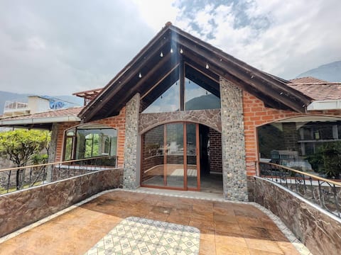 Maria's apartment: Spacious and safe in Baños