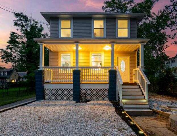 5-BR Home near DC Metro -Free Parking/Full Kitchen