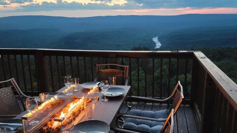 Log Cabin with Hottub, Playground, Fire pit, View
