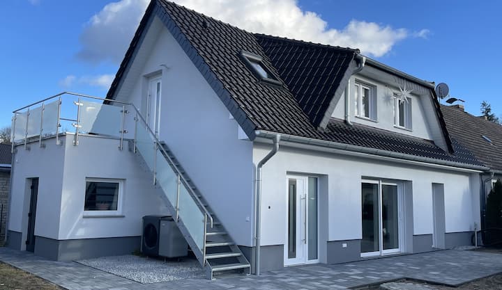 Moderne Und Komfortable Fewo2 Für 1 -4 Personen - Senftenberg