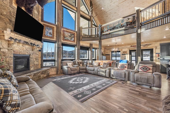 Bison Creek Lodge+hotub+wifi+ac+10mile2yellowstone - Island Park, ID