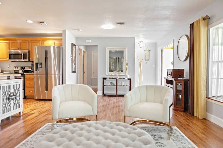 New Listing Discount 3/2 W/pool - Fort Myers