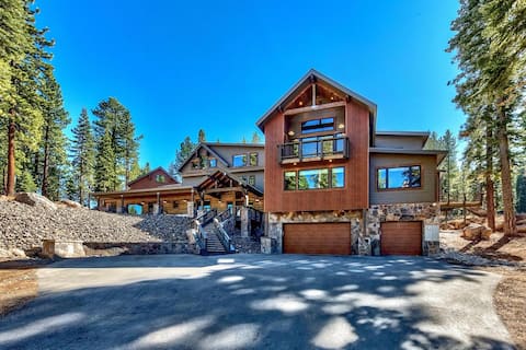 Glades Wilderness Lodge: 10BR/11.5BA, 10.6K Sf, AC