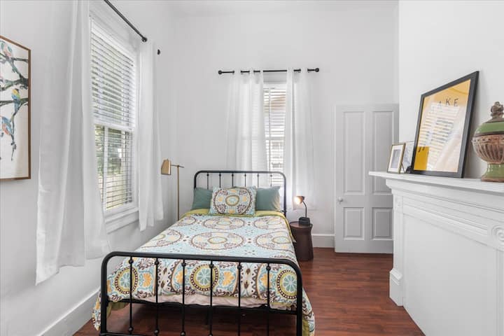 Guest Bedroom Twin Bed