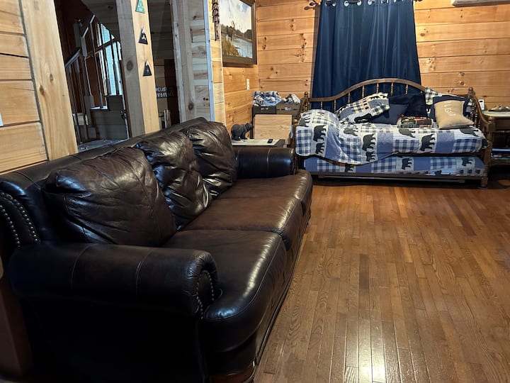Private Lake-front Cabin - Tennessee