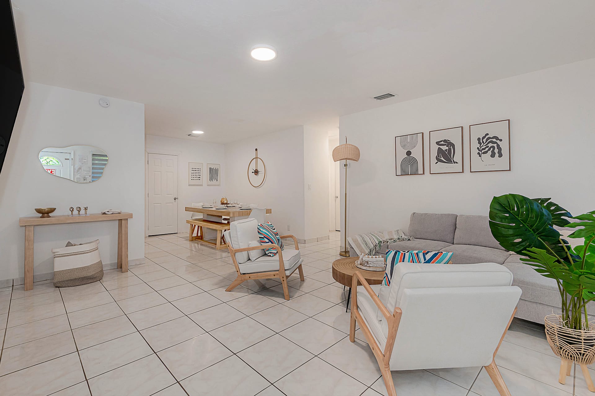 Charming & Airy Home Just Minutes from the beach