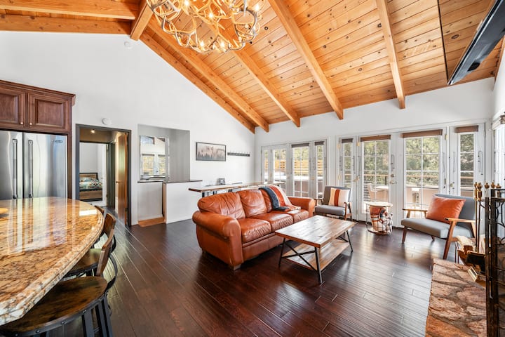 Cozy Cabin *Hot Tub* - Idyllwild-Pine Cove, CA