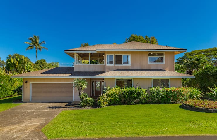 Sunset Princeville Vacation Home, Mountain Views!