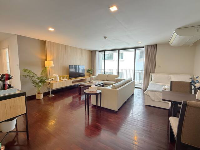 130+130m²2units/4BR/pool/EmSphere/BTS PhromPhong gallery image 5