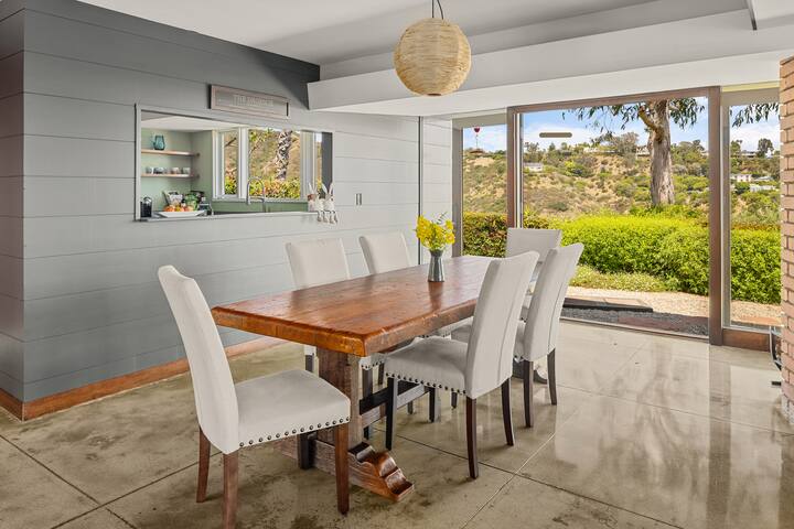 Beverly Hills Oasis with Pool & Stunning Views gallery image 5