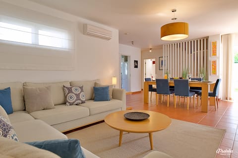 Popular Airbnb listing: Prainha Heaven Villa w/ Private Heated Pool in Alvor