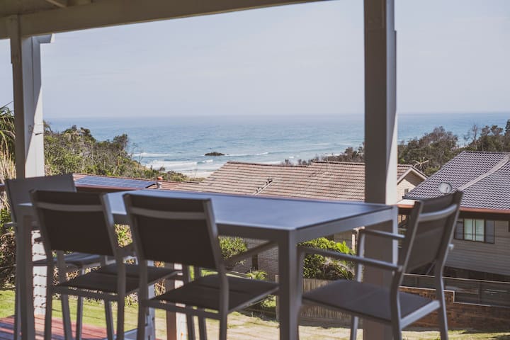 Norfolk Beach House with Lighthouse Beach views