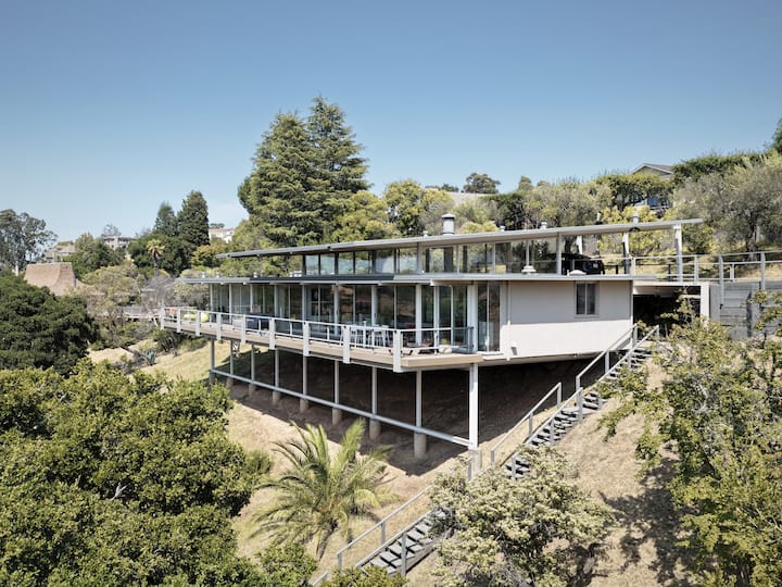 California's Iconic Case Study House #26 - Townhouses for Rent in