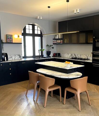 Art House – Luxe family Villa in Mosman with pool gallery image 5