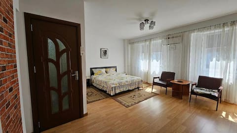 apartament ultracentral
with private parking