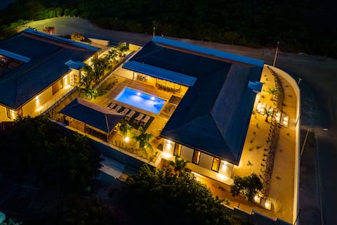 Luxury villa with amazing views of Spanish water!