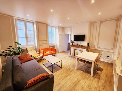 Spacious apartment in the center of Gray