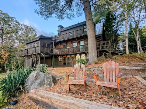 Spacious Lakefront Log Cabin - Maine at its Best