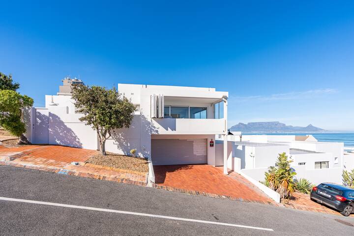 Family home – private pool, sea & mountain views gallery image 3