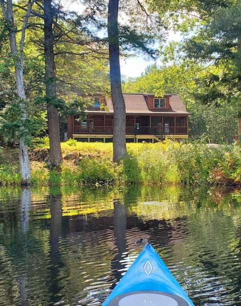 Price's Point - Cabin on the water