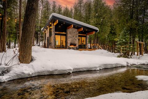 Luxurious Creek Retreat With Hot Tub