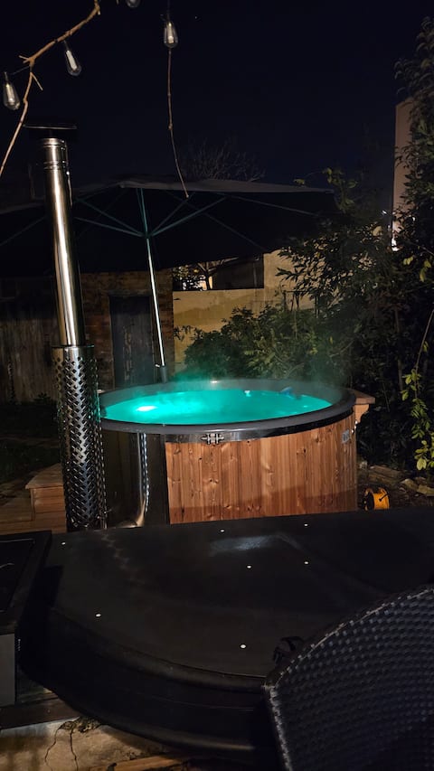 Big House with Jacuzzi Bordeaux