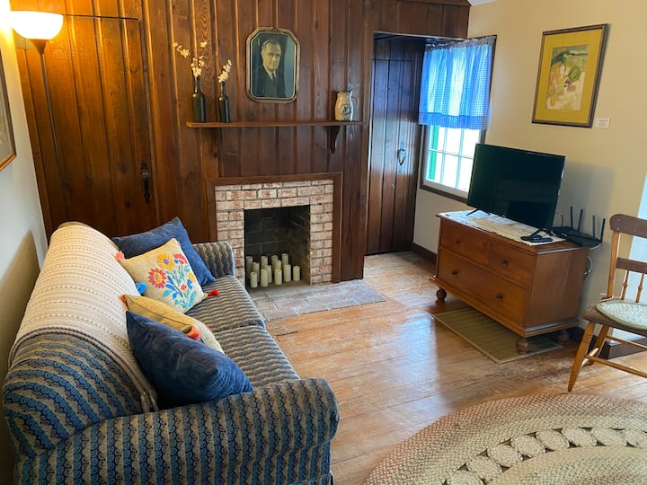 Charming Historic Cottage - West Virginia
