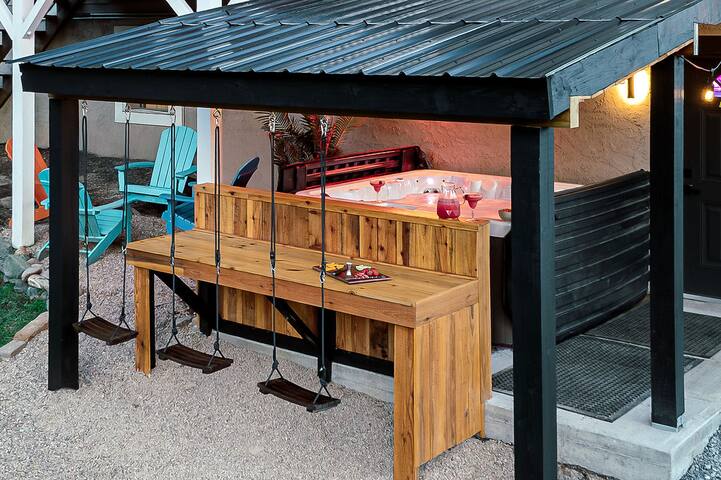 Hot Tub | Fenced Yard | 15 mins to DT | Firepit gallery image 3