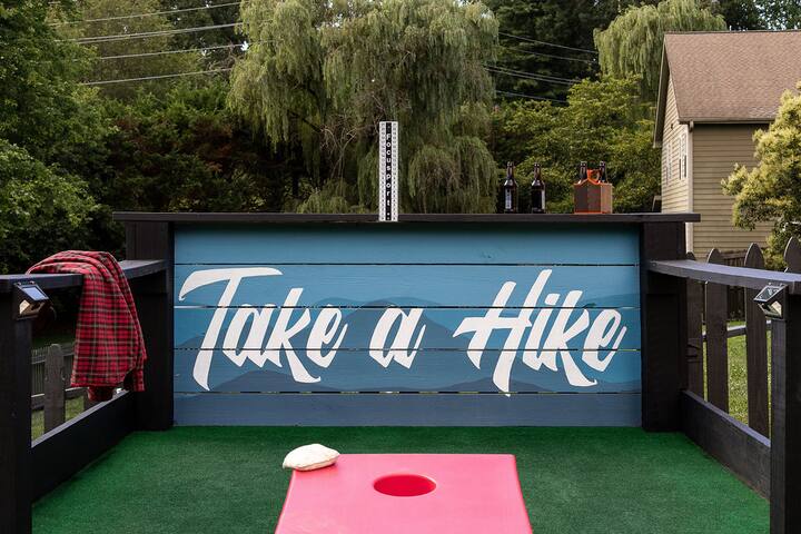 Hot Tub | Fenced Yard | 15 mins to DT | Firepit gallery image 5