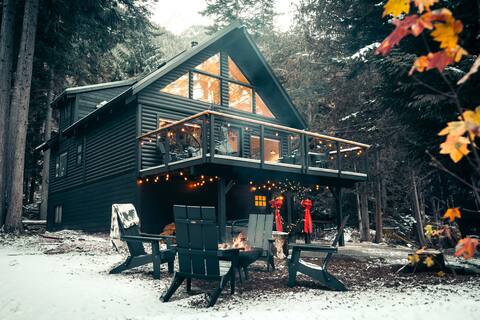 Onyx Cabin Mountainside Retreat w/ Hot Tub