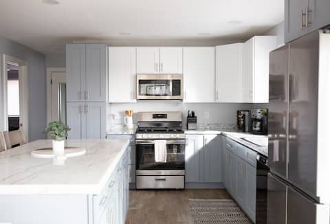 Glacial Hills Retreat | Hot Tub, Dogs, King Beds