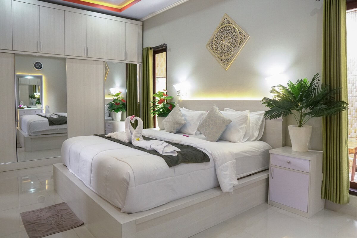 habitación principal espaciosa y cómoda