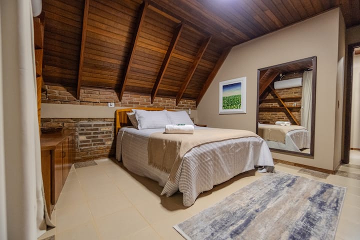 ห้องส่วนตัวนี้สะดวกสบายสุดๆและอยู่บนชั้นสองของคอทเทจ 