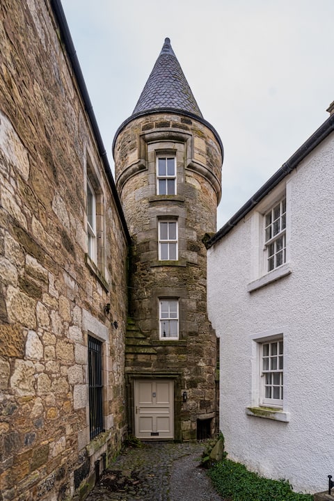 Warbeck House