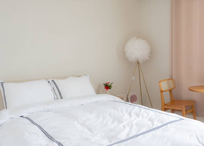 Entire home with 3 bedrooms in Daegu - [#소음불가#아파트] 성서IC/엘베/주차/방3/침대2/넷플릭스