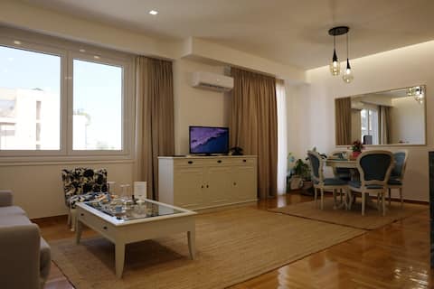 Popular Airbnb listing: Stournara's Jewel in ΜΟΥΣΕΙΟ