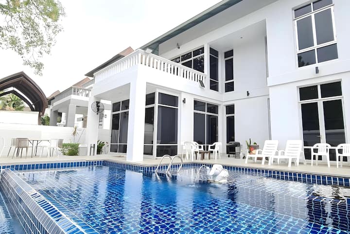 Bm Pool Villa Pattaya Jomtien Beach 4 Br 14 Guests - Pattaya