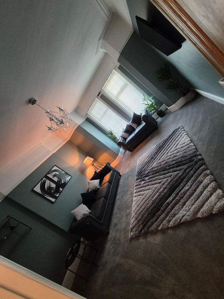 Luxury Apartment - 사우스포트